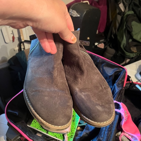 Size 11 - Picture 3 of 3